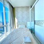 Kamar ke-dua apartemen 2br sophisticated surabaya di via tower ciputra world