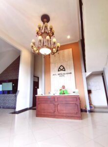 Lobby Avila Hotel in Trawas