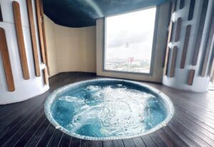 Whirlpool jacuzzi